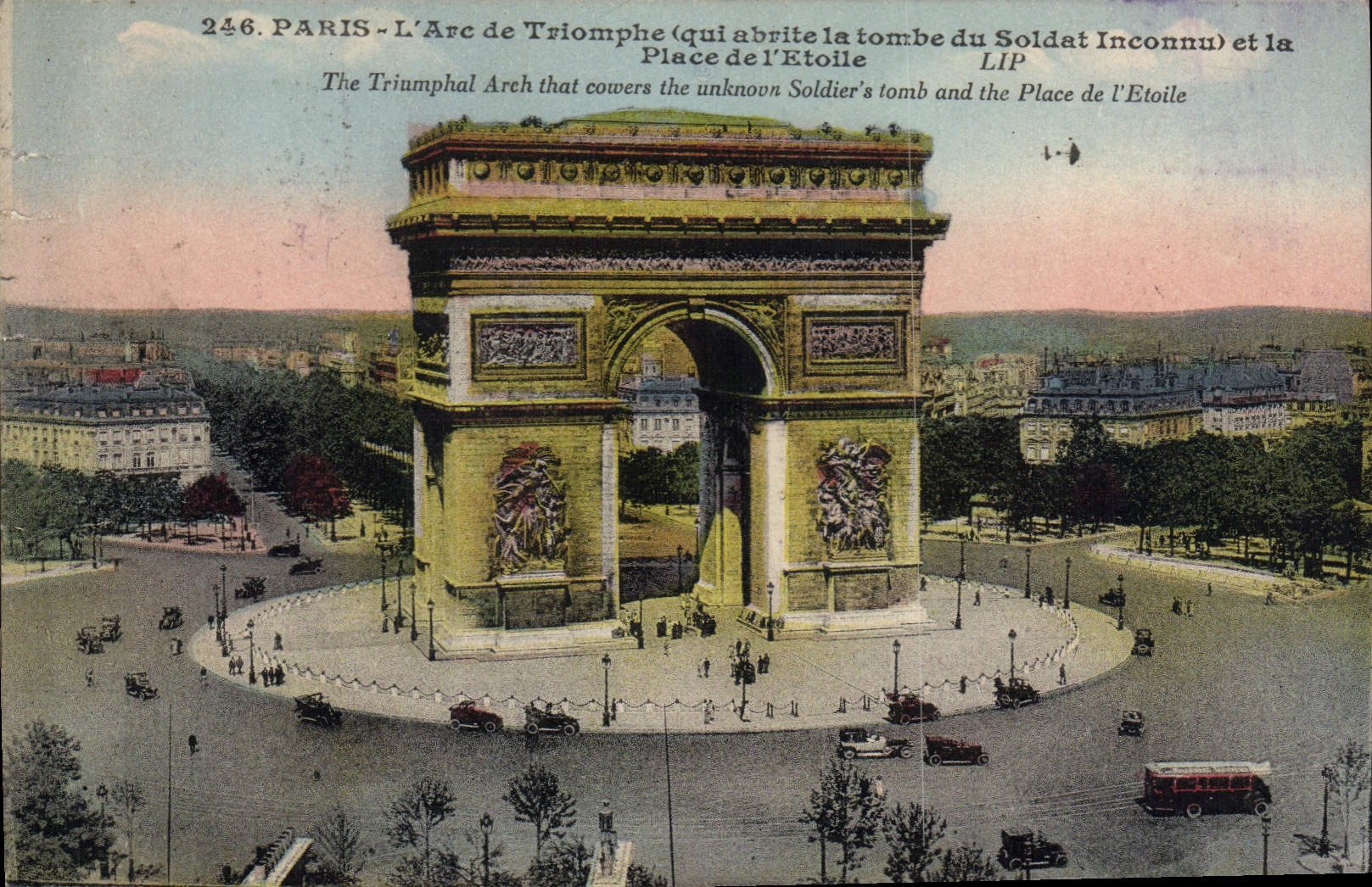 CPA Paris l'Arc de Triomphe aui abrite la tombe du Soldat inconnu et la Place de l'Etoile 