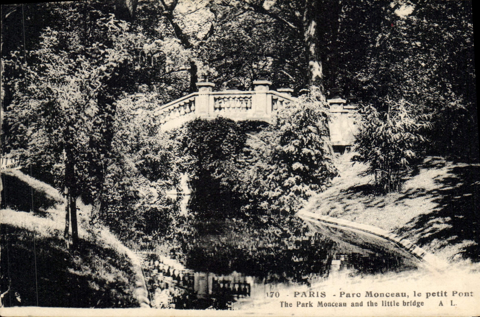 CPA Paris Parc Monceau le petit Pont 