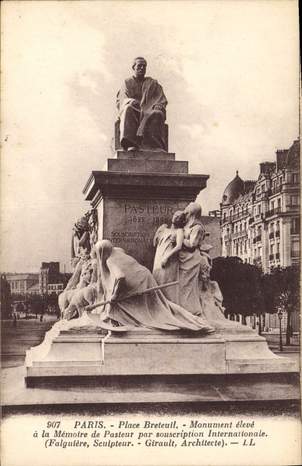 CPA Paris Place Breteuil Monument Eleve a la Memoire de Pasteur Par Souscription Internationale