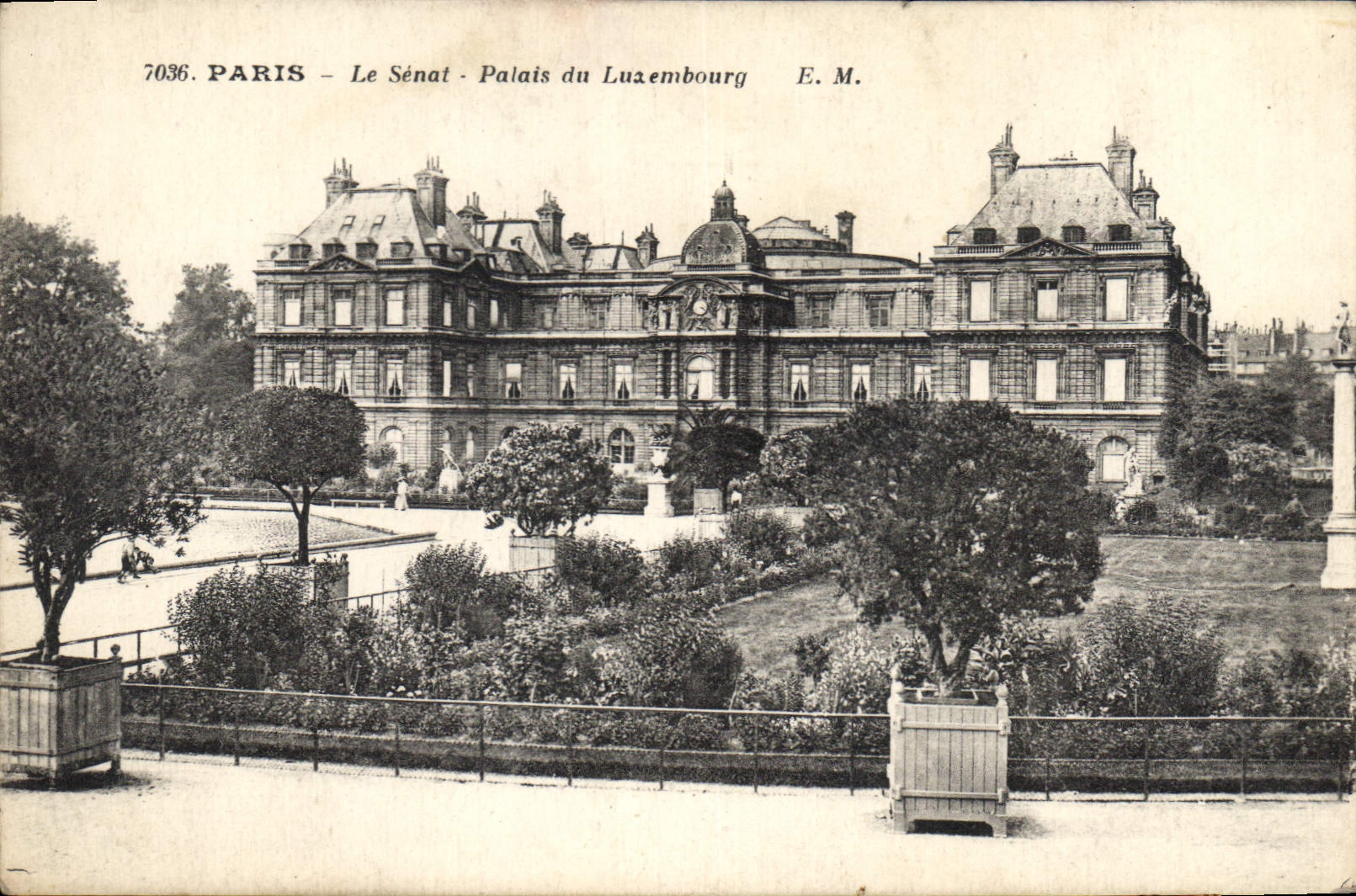 CPA Paris le Senat Palais du Luxembourg 