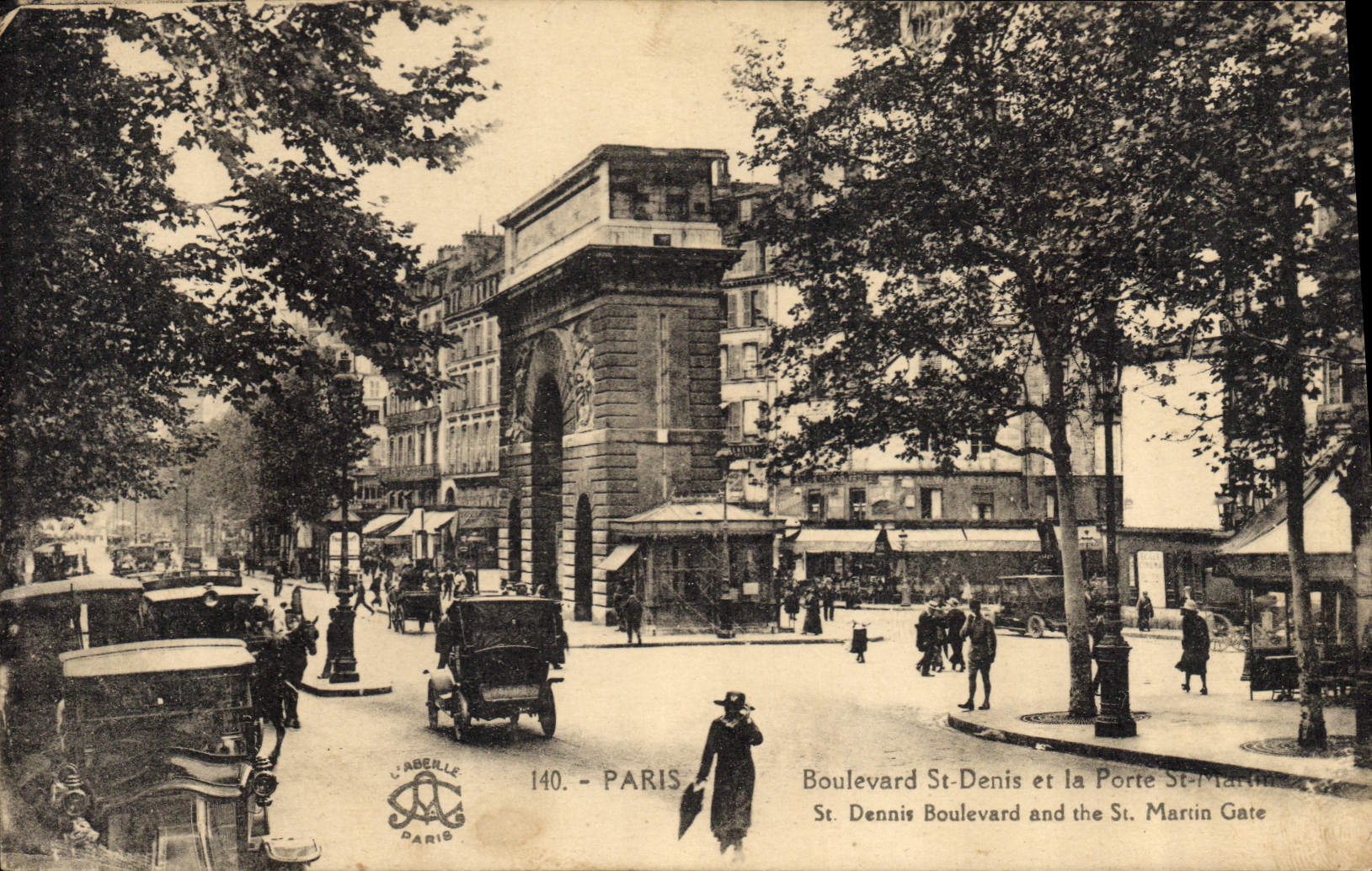 CPA Paris Boulevard St Denis et la Porte St Martin