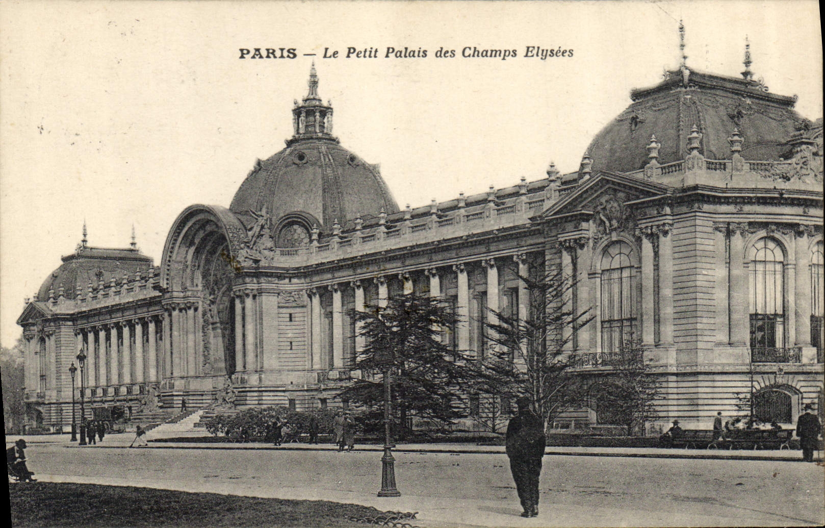 CPA Paris le Petit Palais des Champs Elysees 