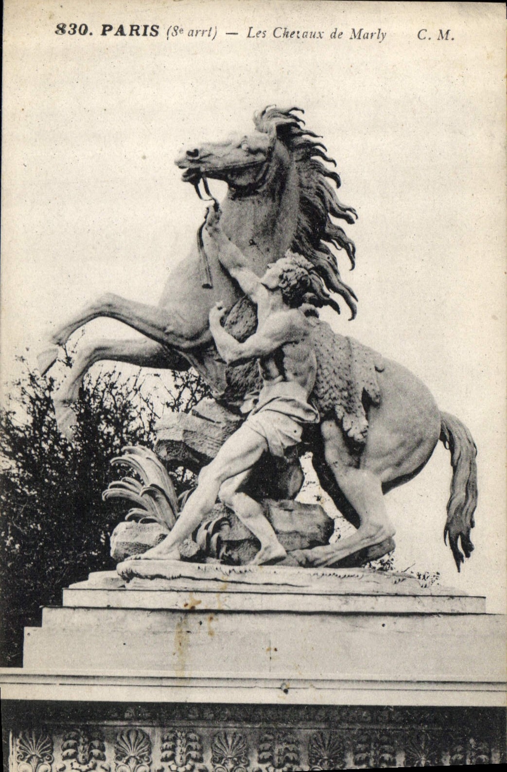 CPA Paris 8e arrt les Chevaux de Marly 