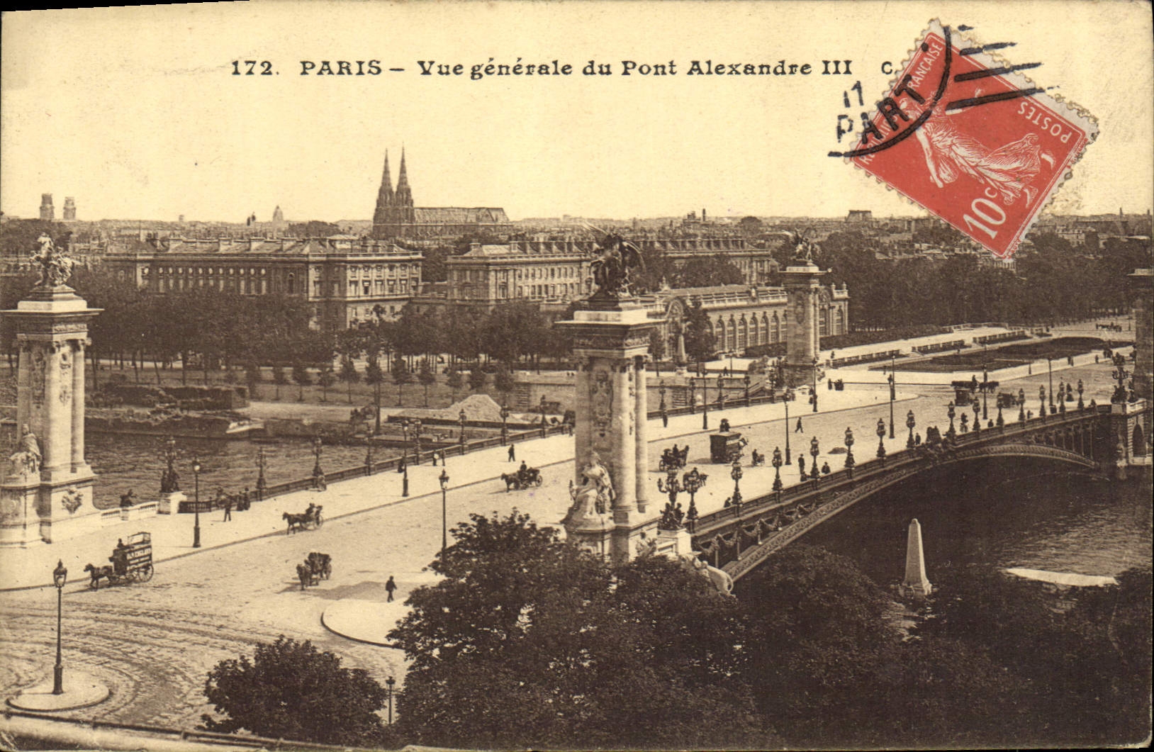 CPA Paris vue generale du Pont Alexandre III