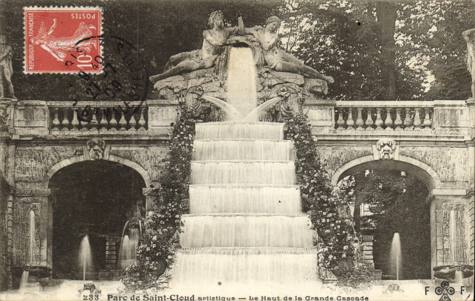 CPA Parc de Saint Cloud artistique Le Haut de la Grande Cascade