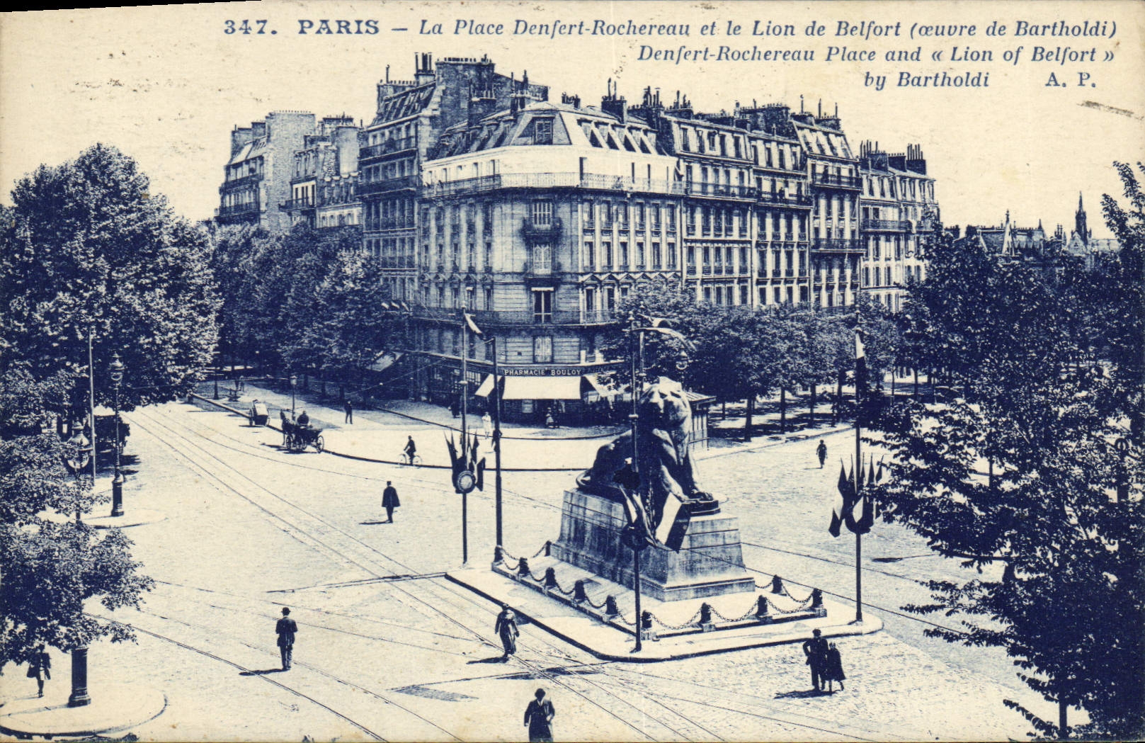 CPA Paris La Place Denfert Rochereau et le Lion de Belfort