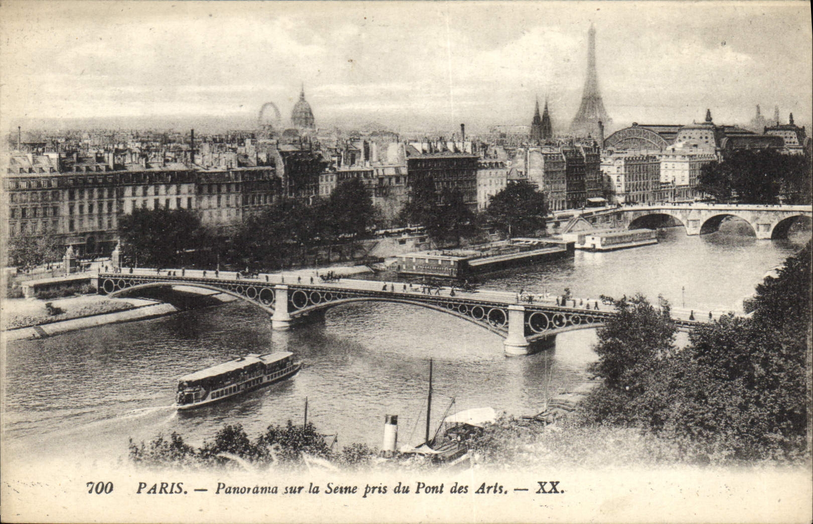 CPA Paris Panorama sur la Seine pris du Pont des Arts Tour Eiffel