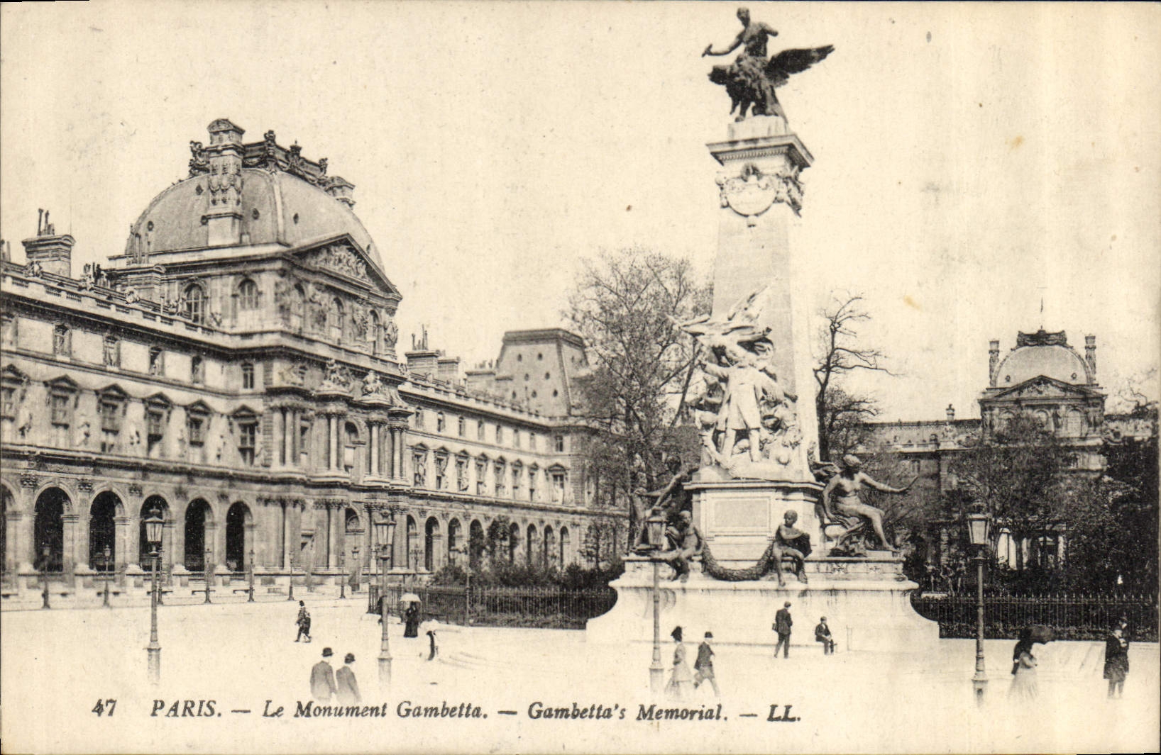 CPA Paris La Monument Gambetta 