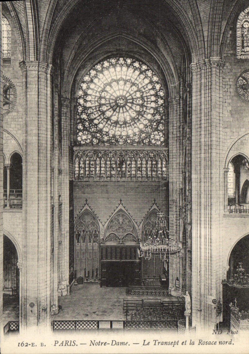 CPA Paris Notre Dame Le Transept et la Rosace nord
