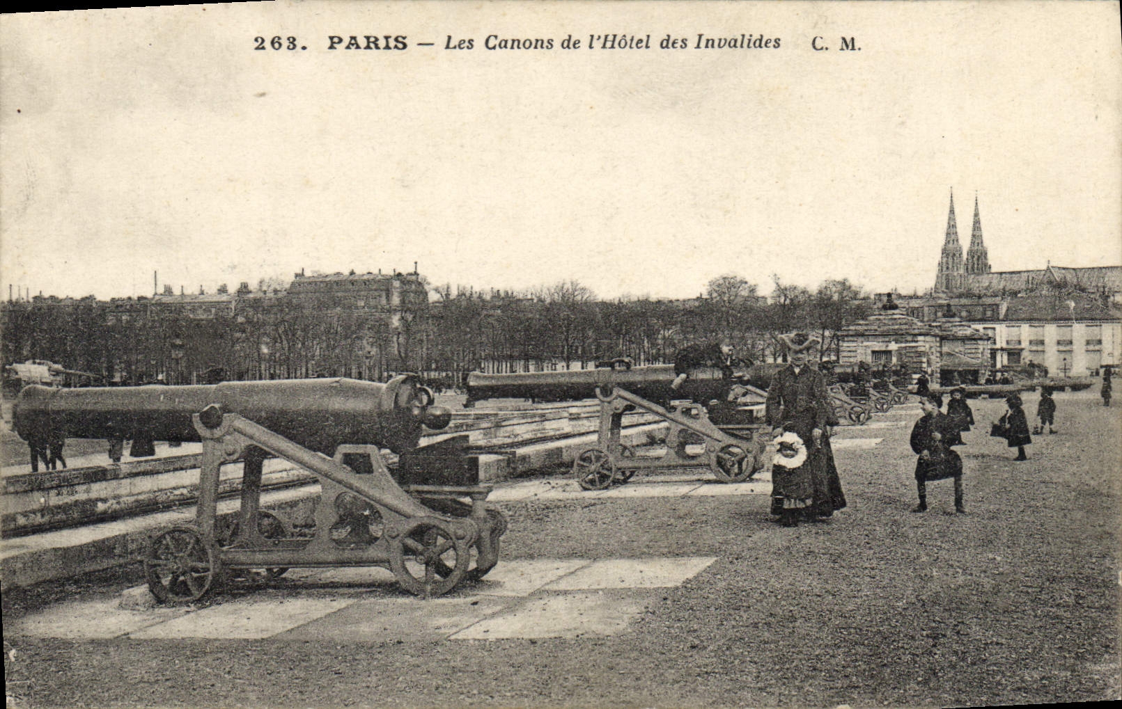 CPA Paris les Canons de l'hotel des Invalides 