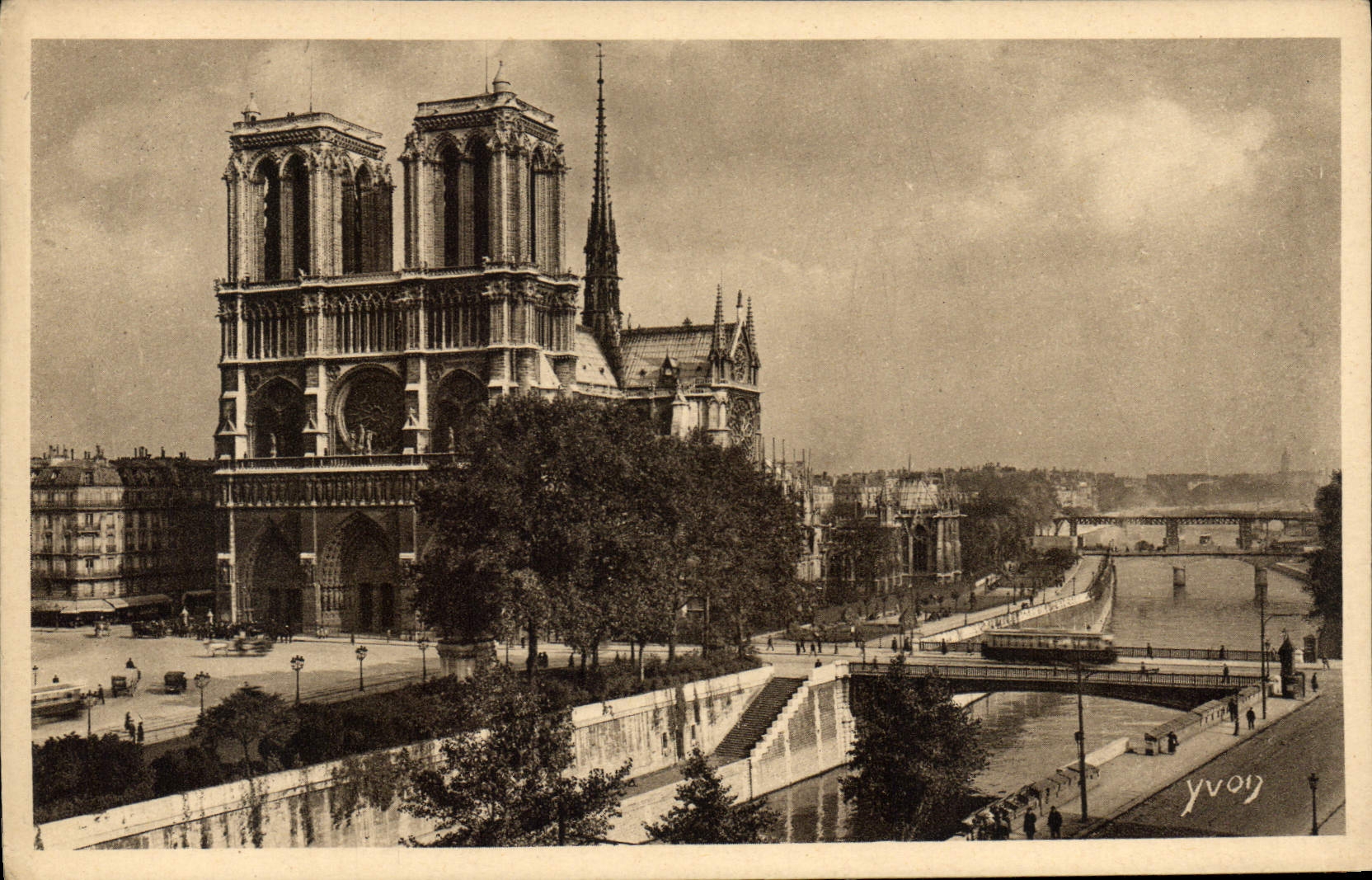 CPA Paris En Flanant Notre Dame de Paris vue generale
