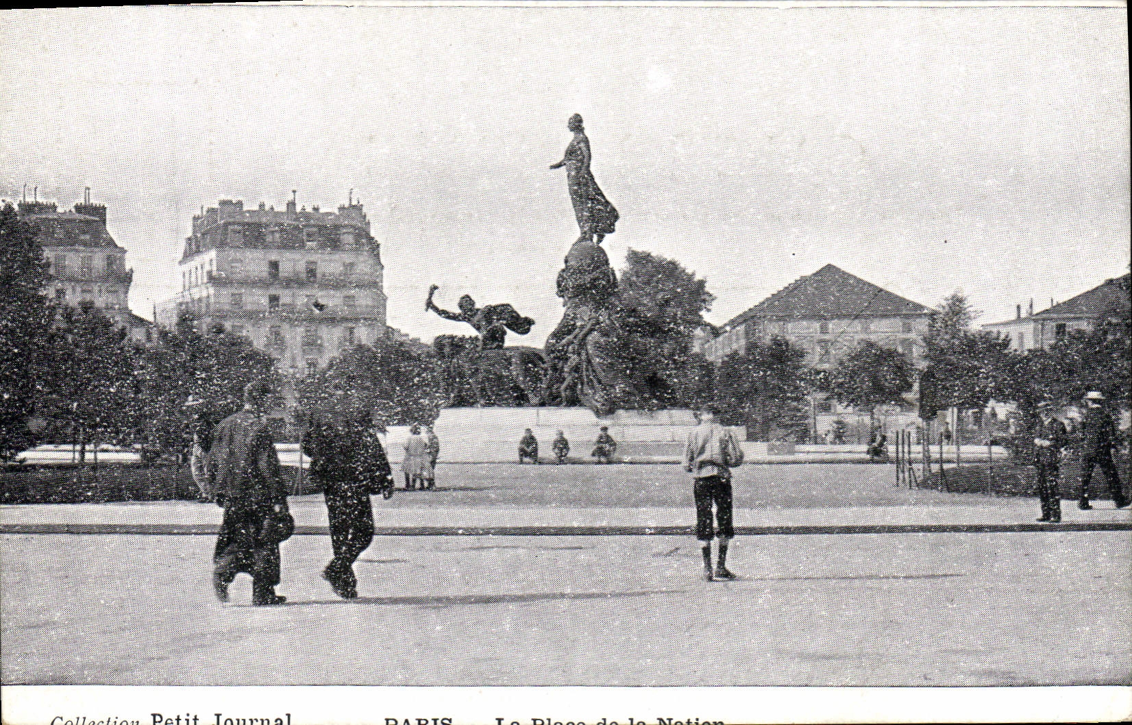 CPA Collection Petit Journal Paris La Place de la Nation
