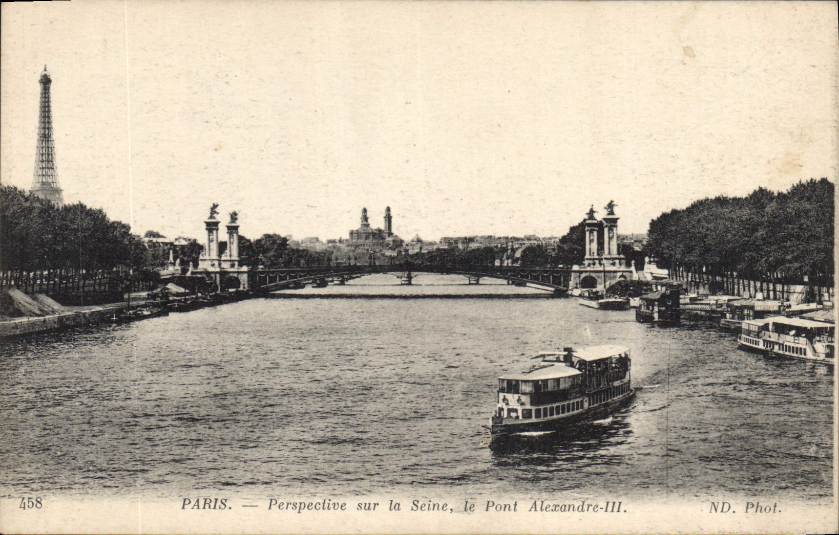 CPA Paris perspective sur la Seine le Pont Alexandre III Bateau Tour Eiffel