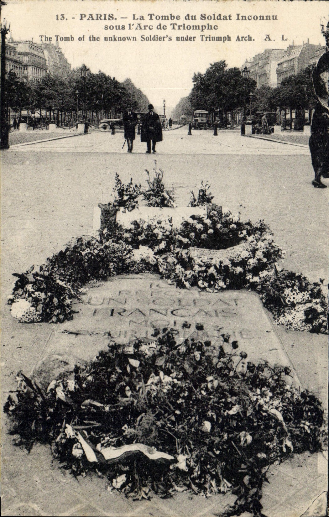 CPA Paris la Tombe du Soldat Inconnu sous l'Arc de Triomphe 
