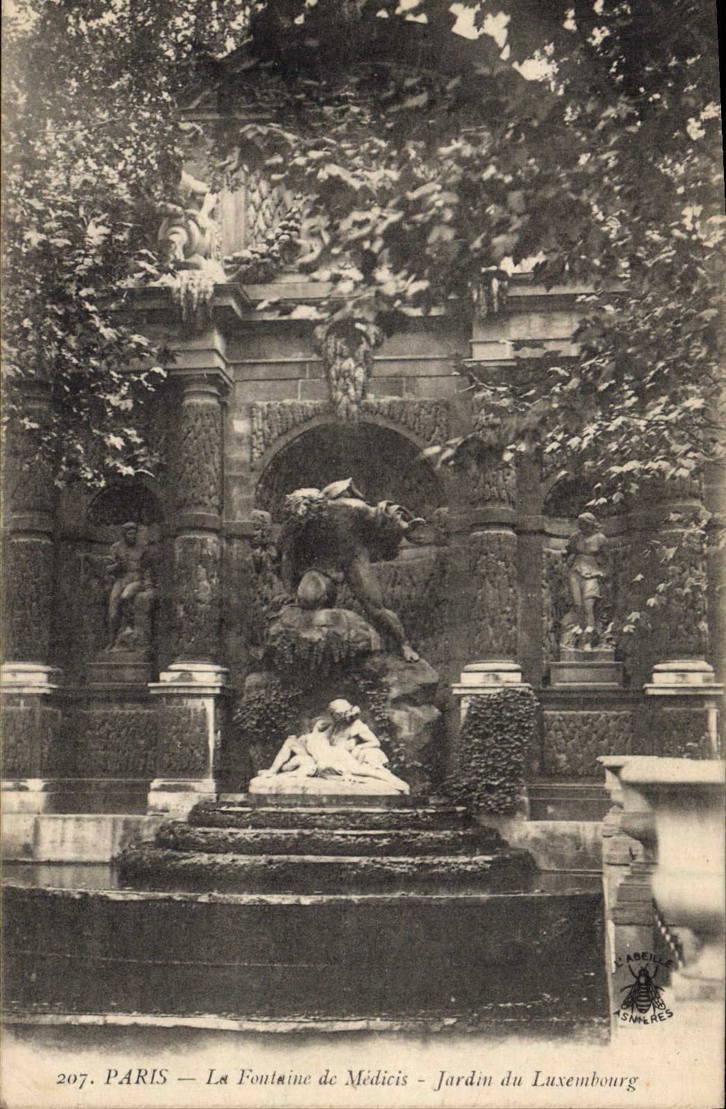 CPA Paris la Fontaine de Medicis Jardin du Luxembourg