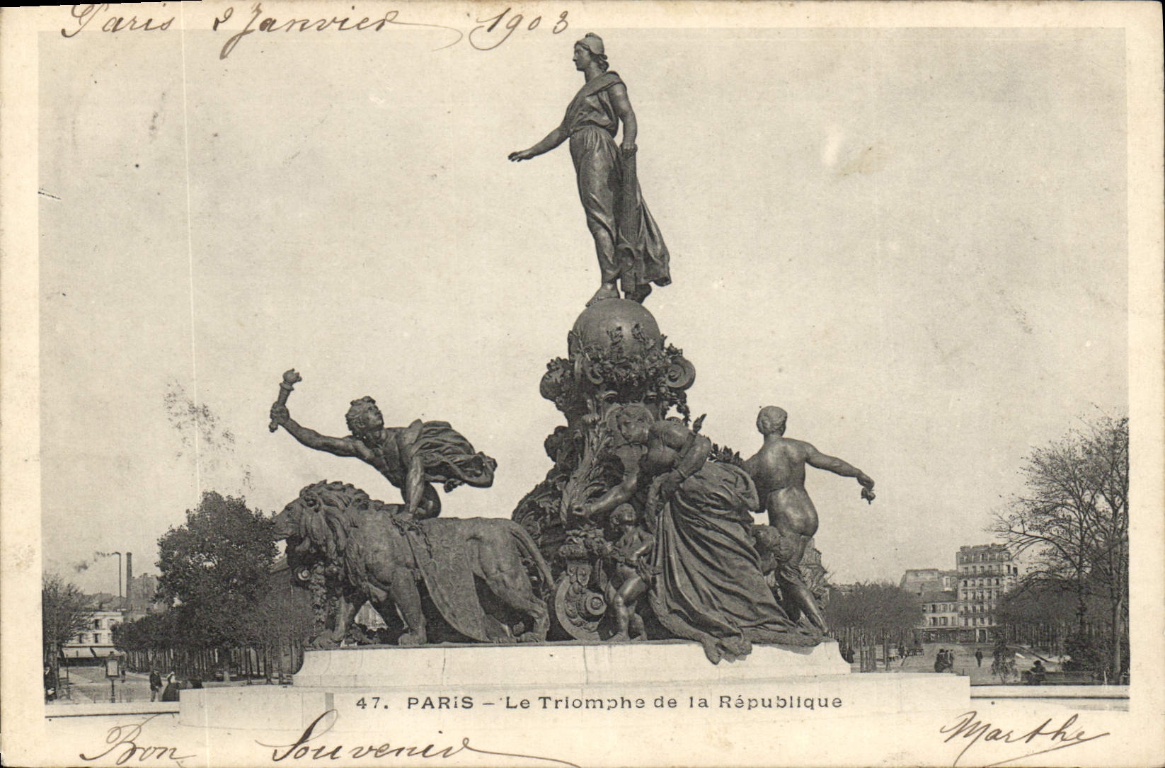 CPA Paris le Triomphe de la Republique Lion