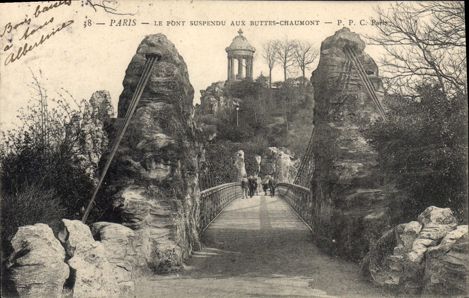 CPA Paris le pont suspendu aux Buttes Chaumont 
