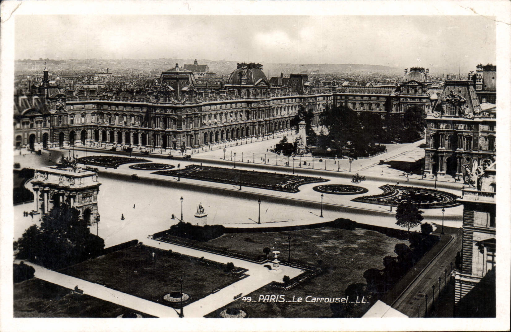 CPA Paris le Carrousel 