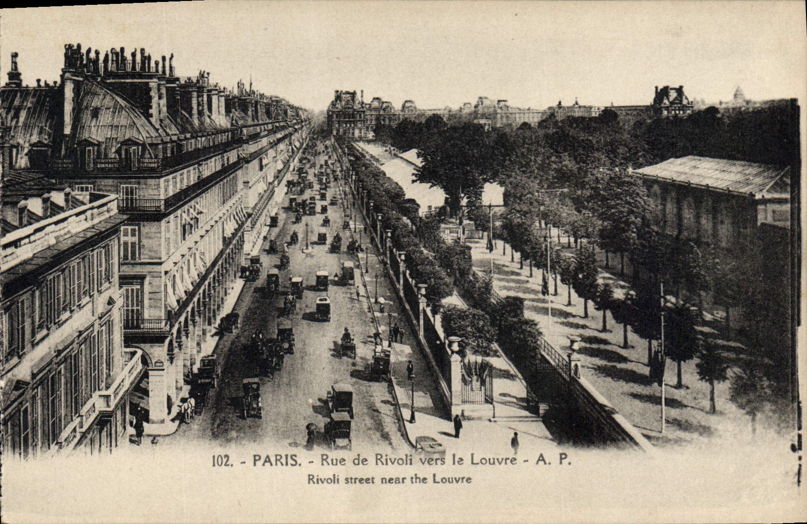 CPA Paris Rue de Rivoli vers le Louvre 
