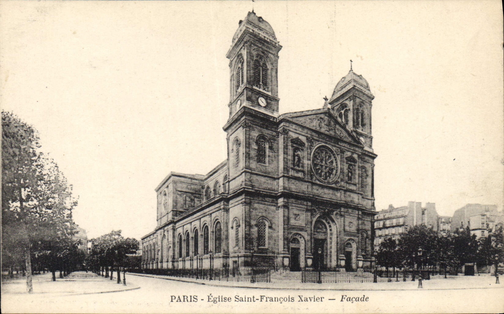 CPA Paris Eglise Saint Francois Xavier Facade 