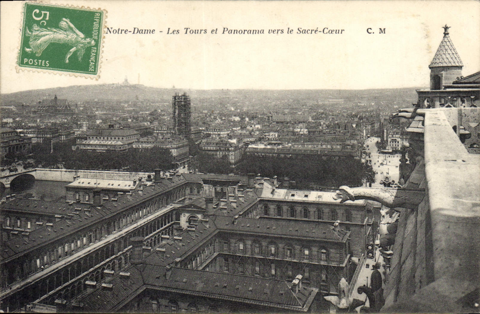 CPA Paris Notre Dame Les Tours et Panorama vers le Sacre Coeur 