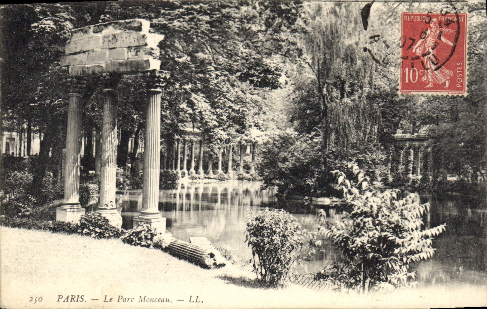 CPA Paris Le Parc Monceau 