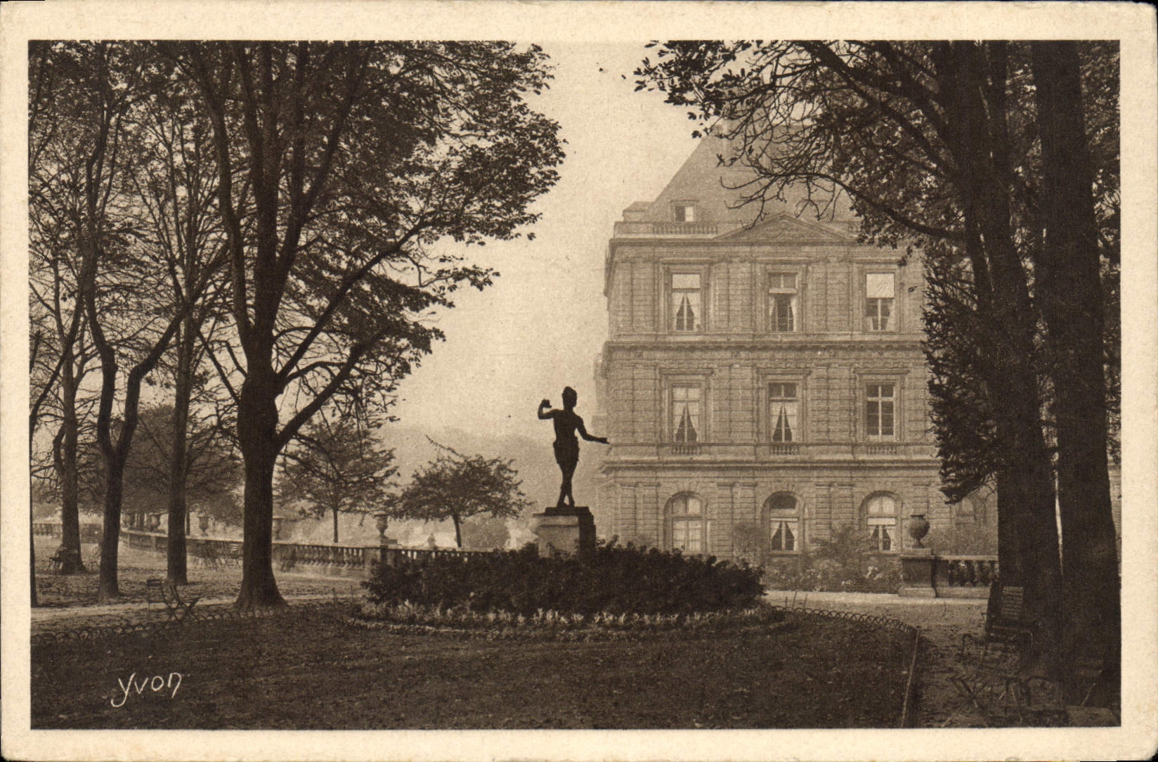 CPA Paris Le Jardin du Luxembourg 