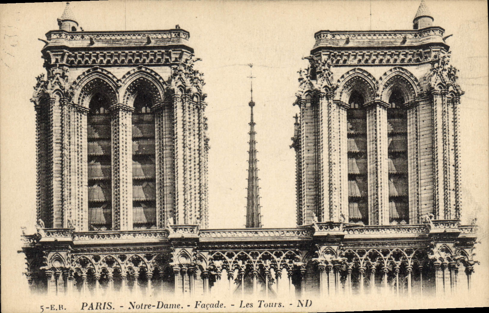 CPA Paris Notre Dame Facade Les Tours