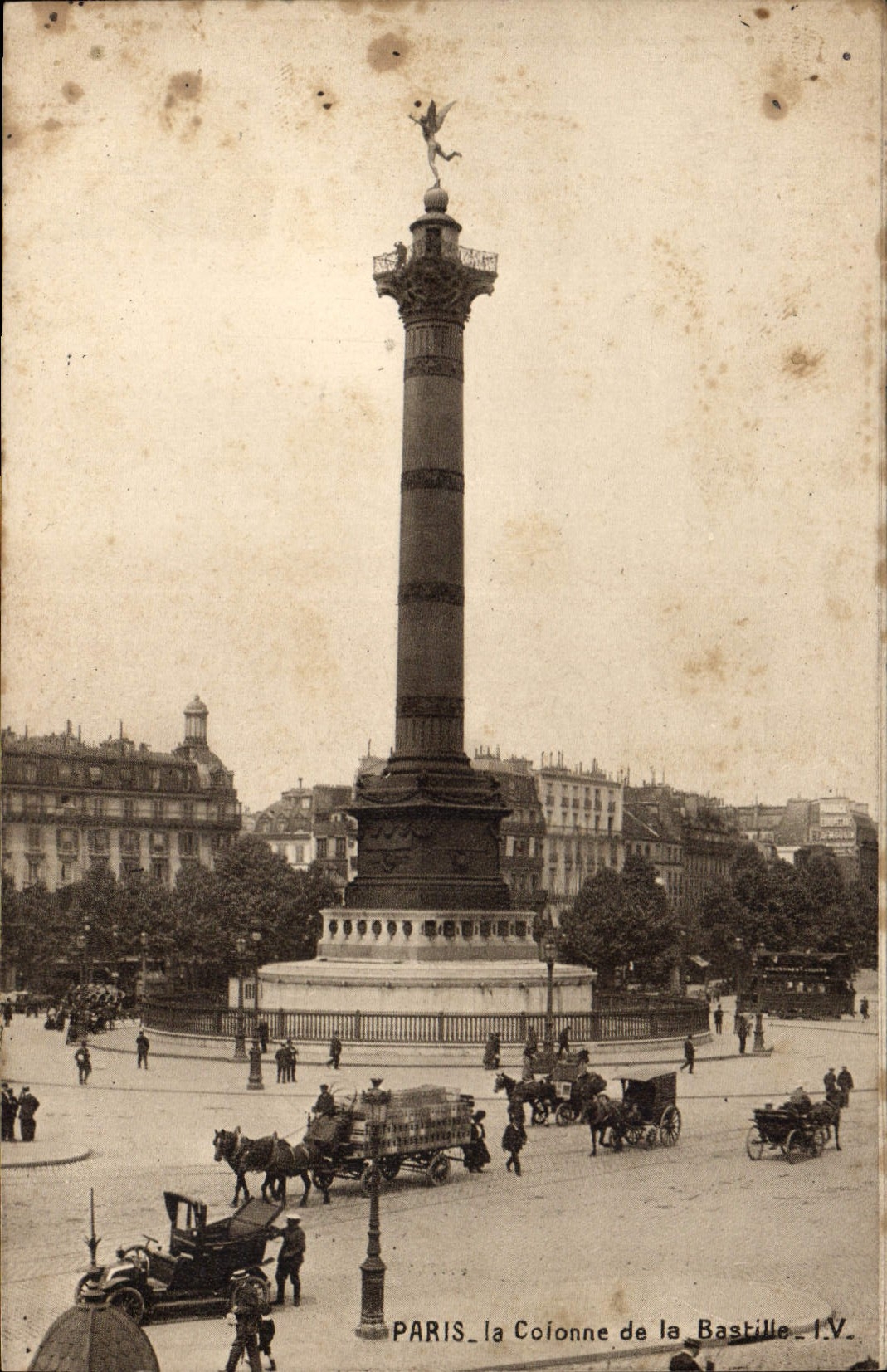 CPA Paris la Colonne de la Bastille 