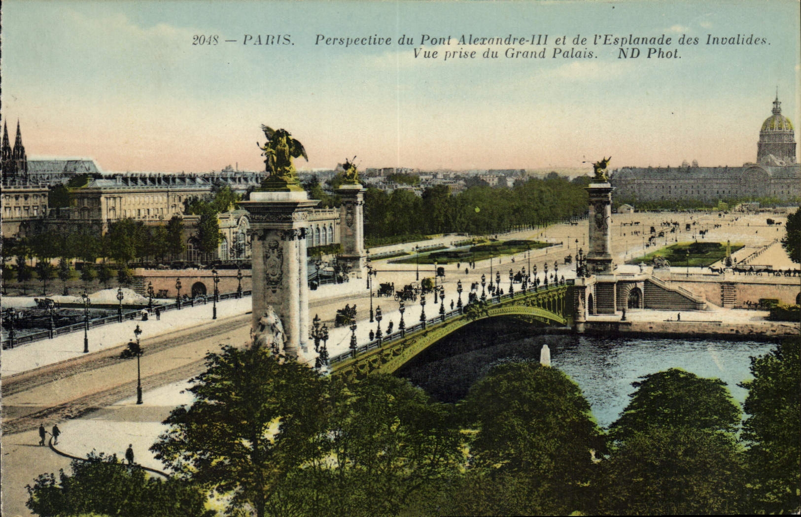 CPA Paris Perspective du Pont Alexandre III et de l'Esplanade des Invalides