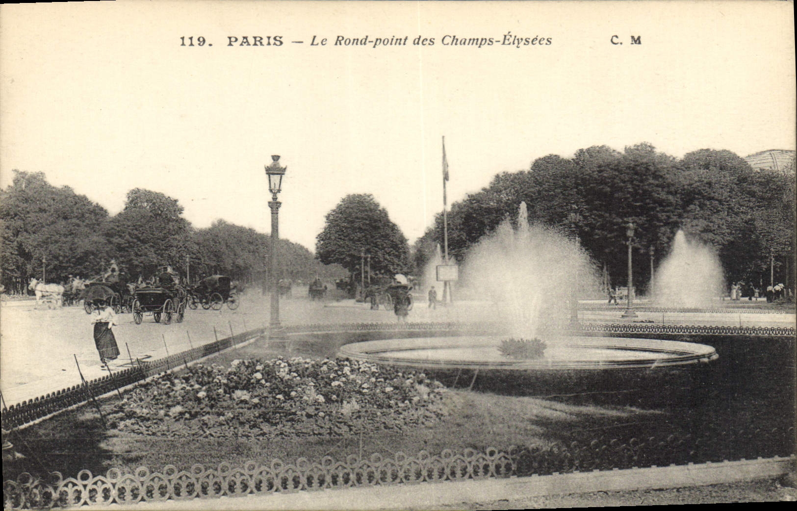 CPA Paris Le Rond point des Champs Elysees