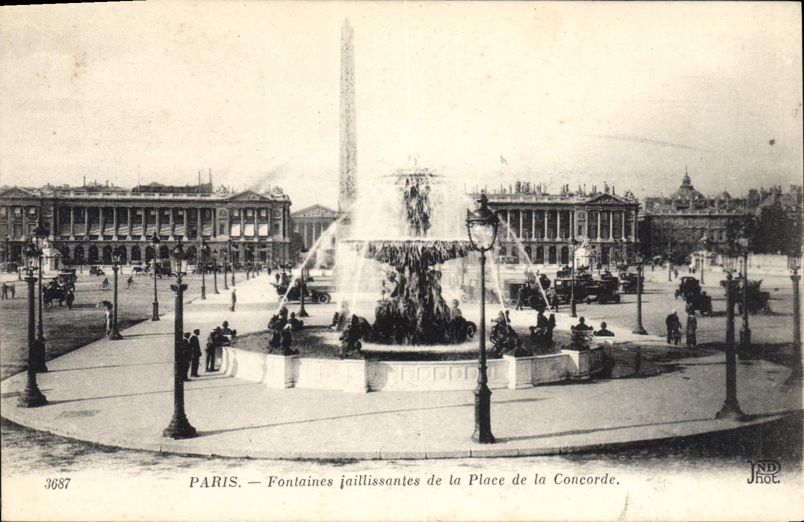 CPA Paris Fontaines jaillissantes de la Place de la Concorde 