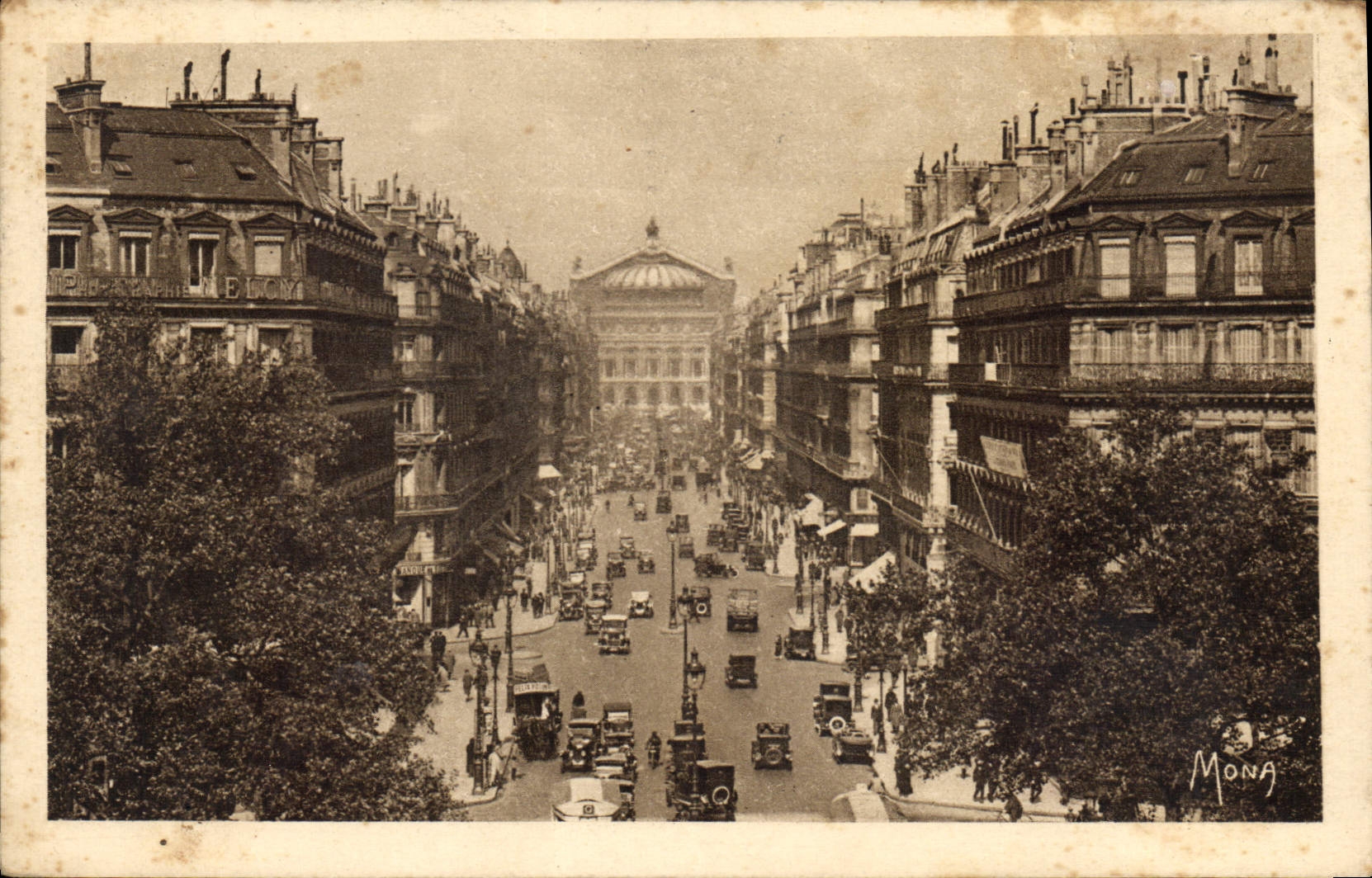 CPA Paris L'Avenue de l'Opera Au fond l'Opera 