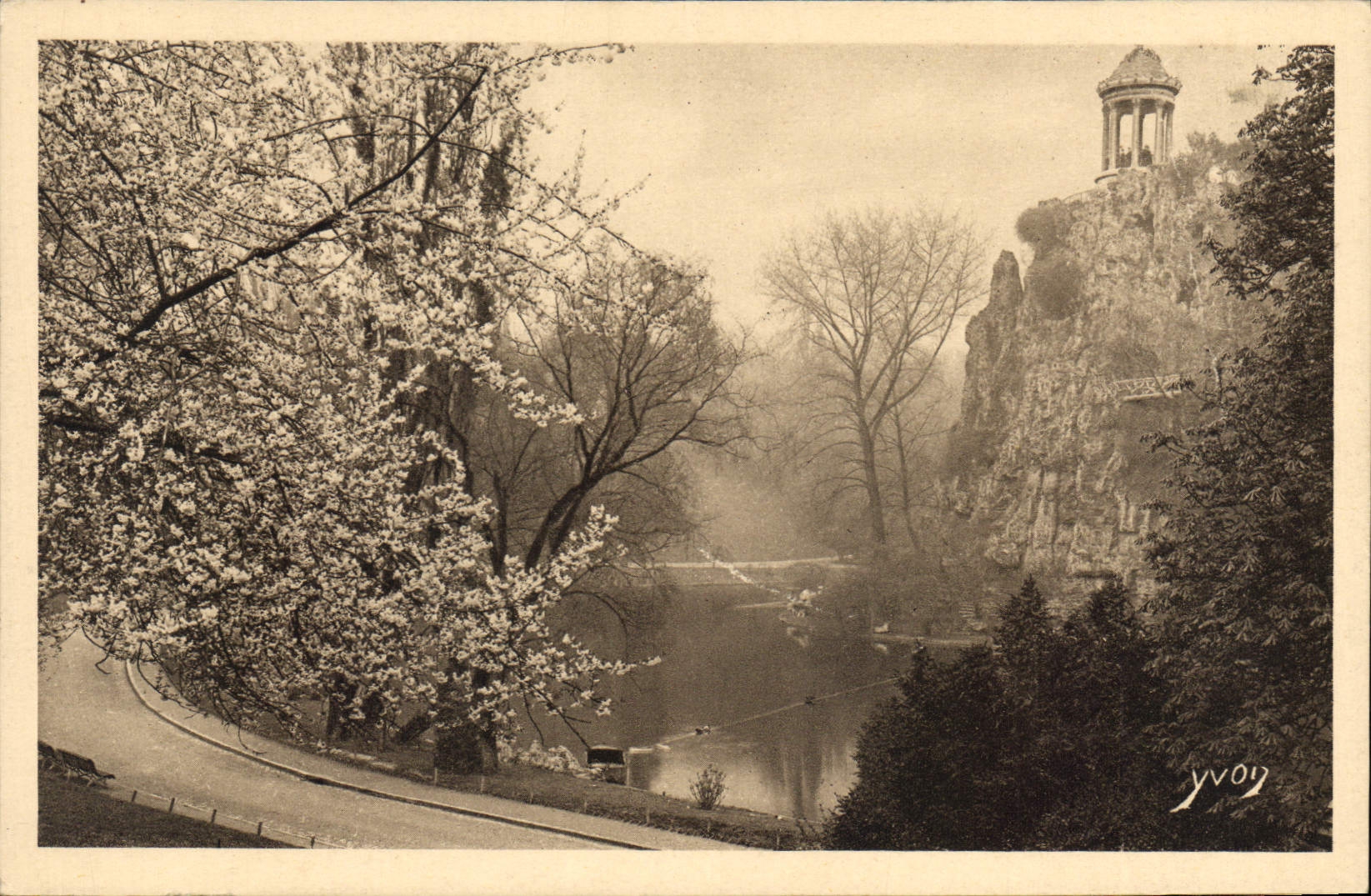 CPA Paris Le Parc des Buttes Chaumont 