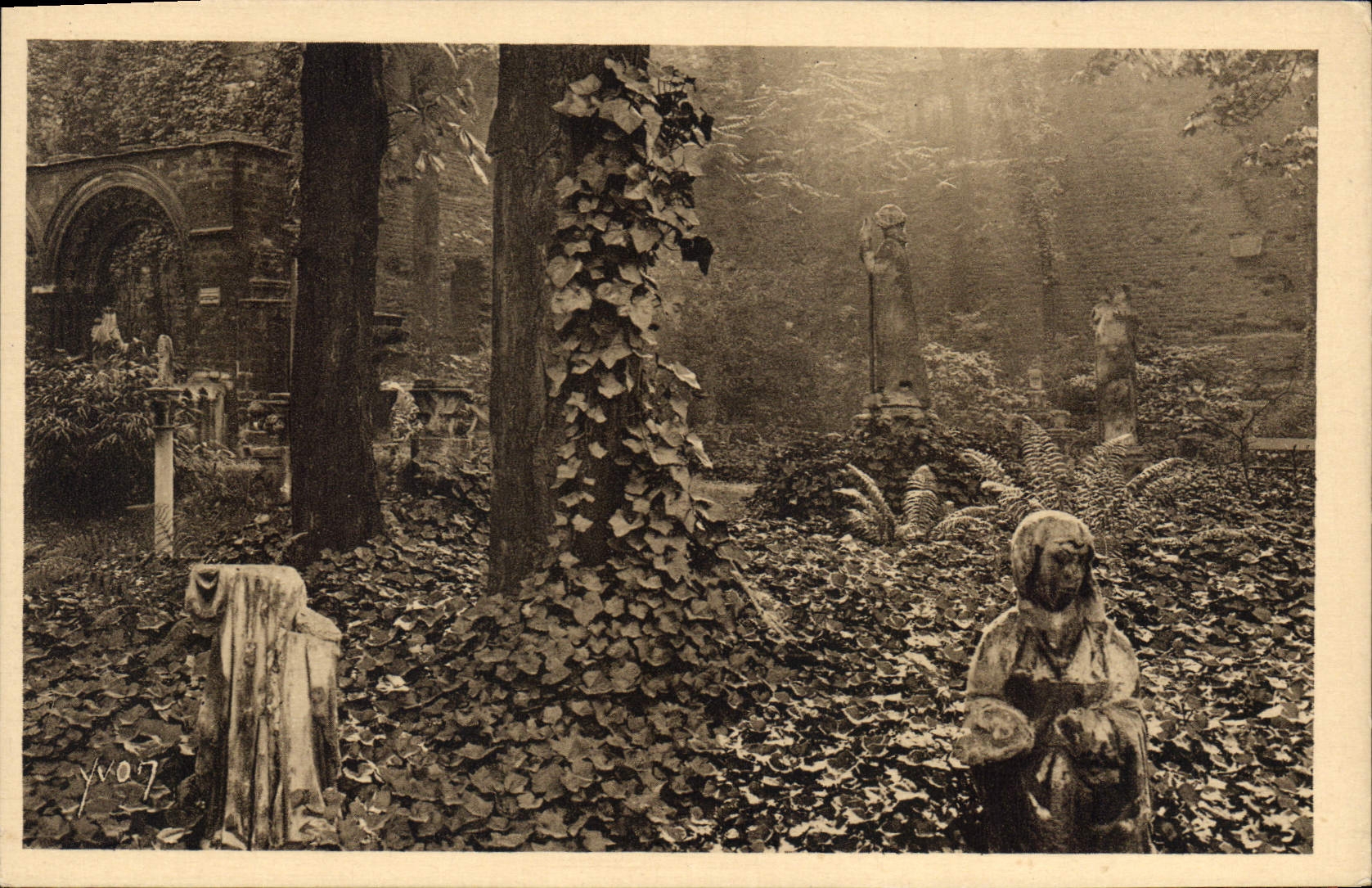 CPA Paris Une Oasis de silence en plein coeur de Paris