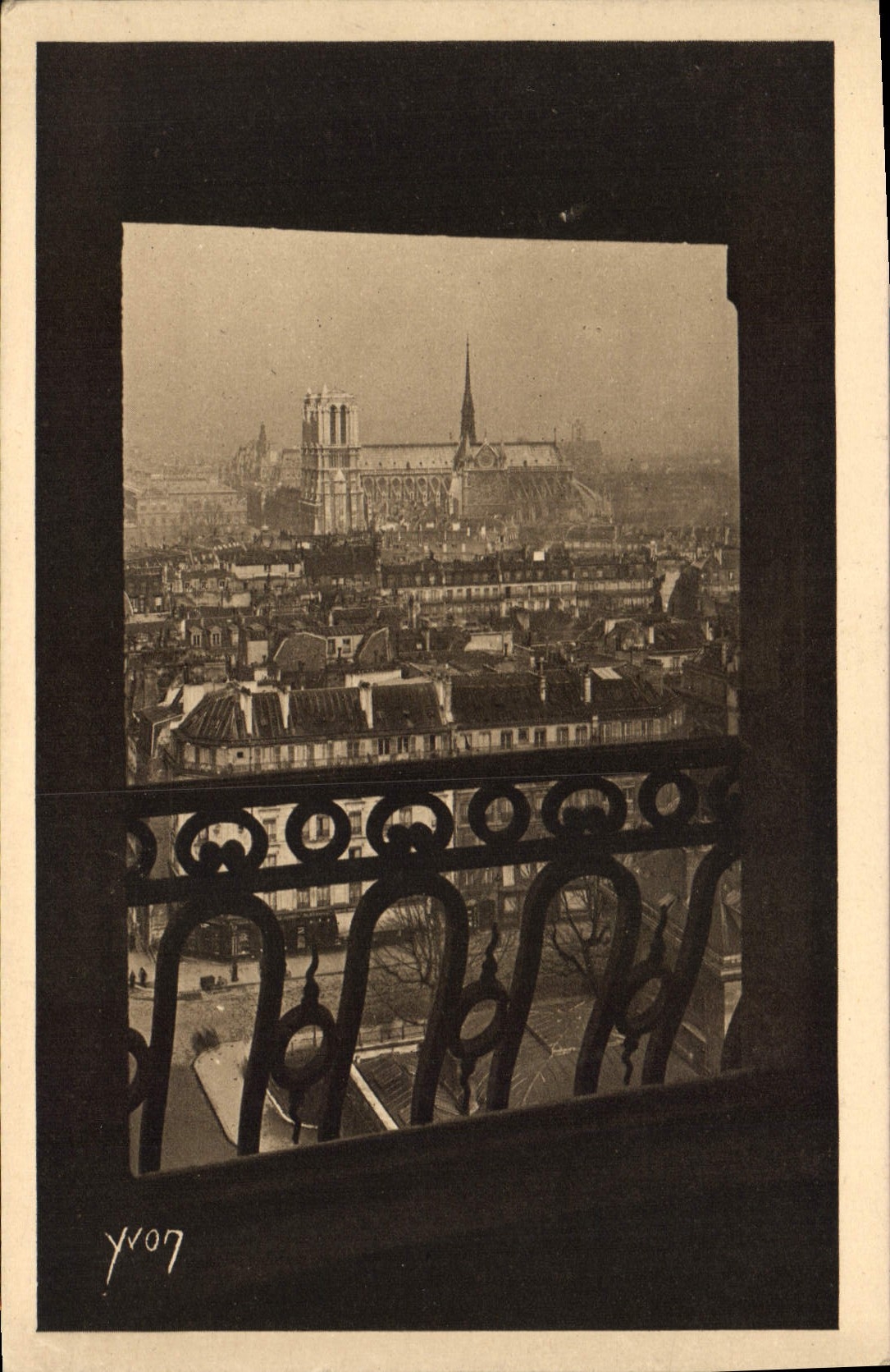 CPA Paris Perspective sur Notre Dame