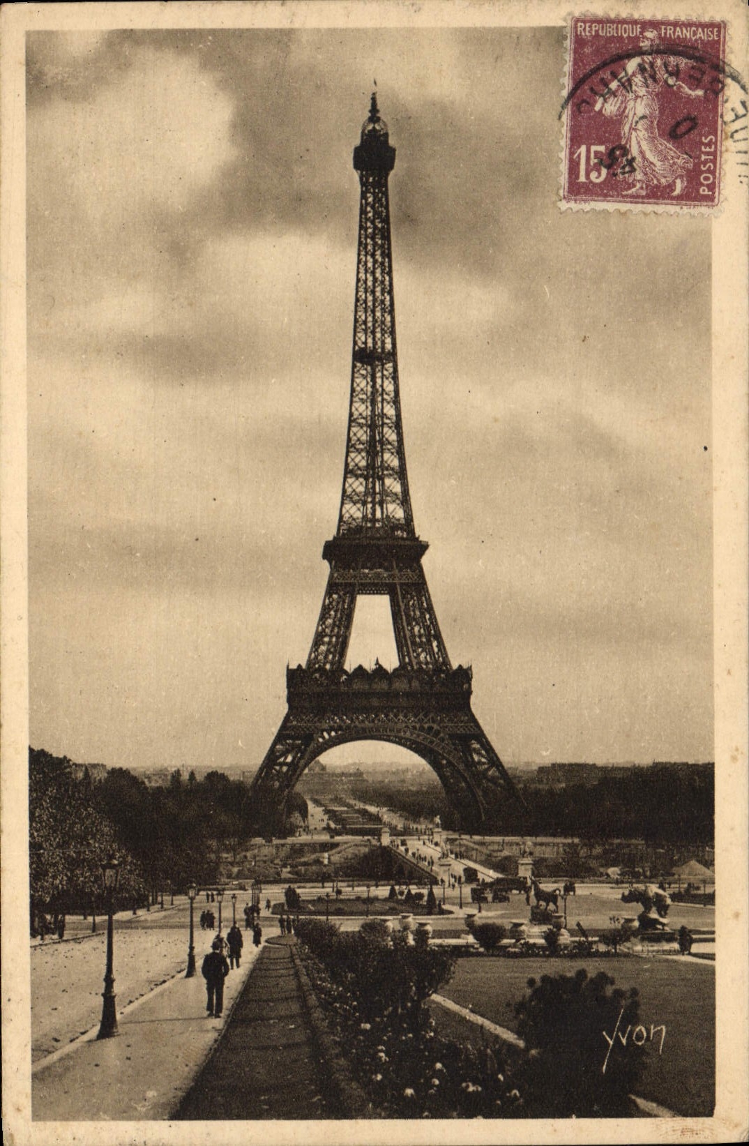 CPA Paris La Tour Eiffel 