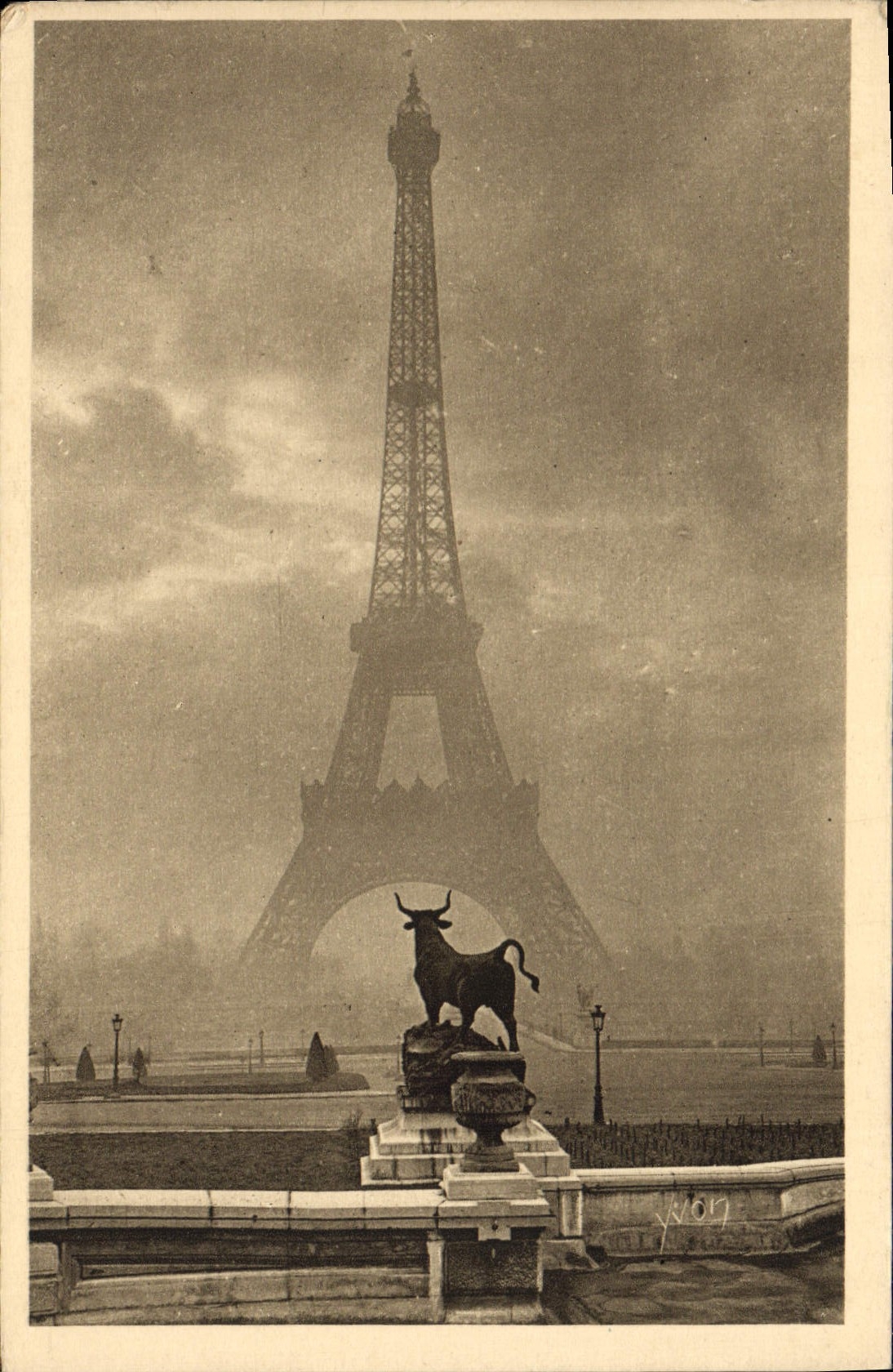 CPA Paris La Tour Eiffel 