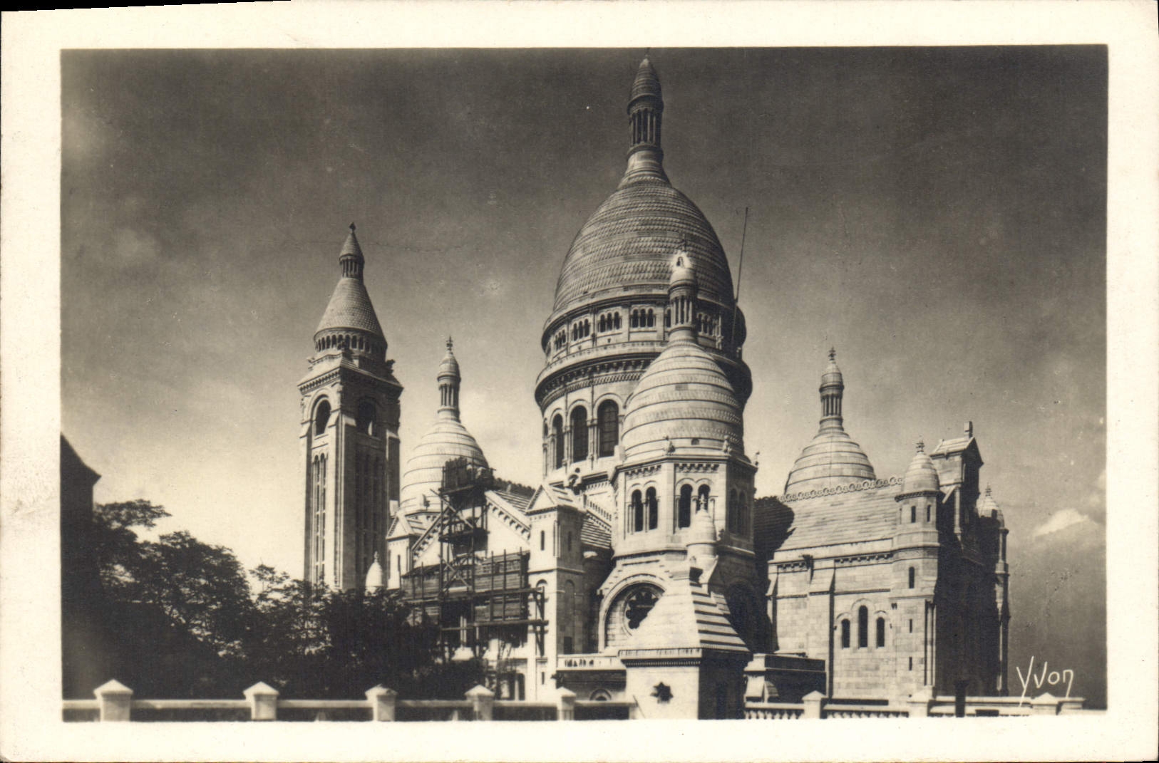CPA Paris La Basilique du Sacre Coeur