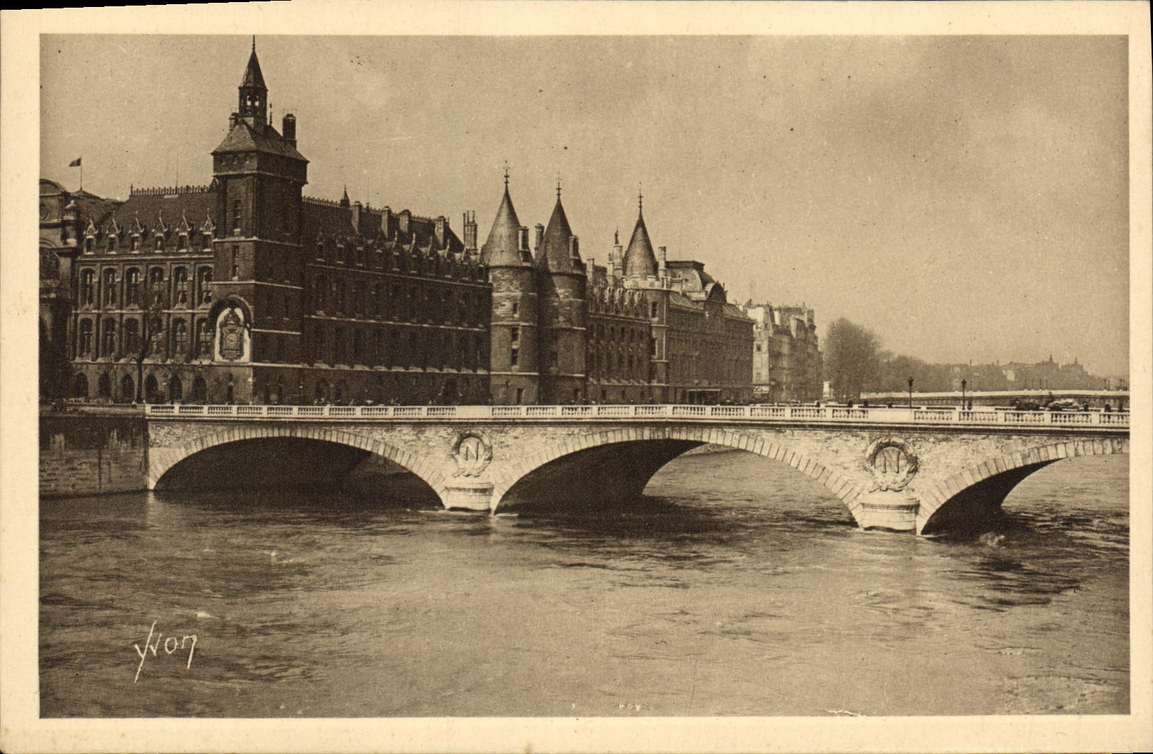 CPA Paris Le Palais de Justice et le Pont au Change 