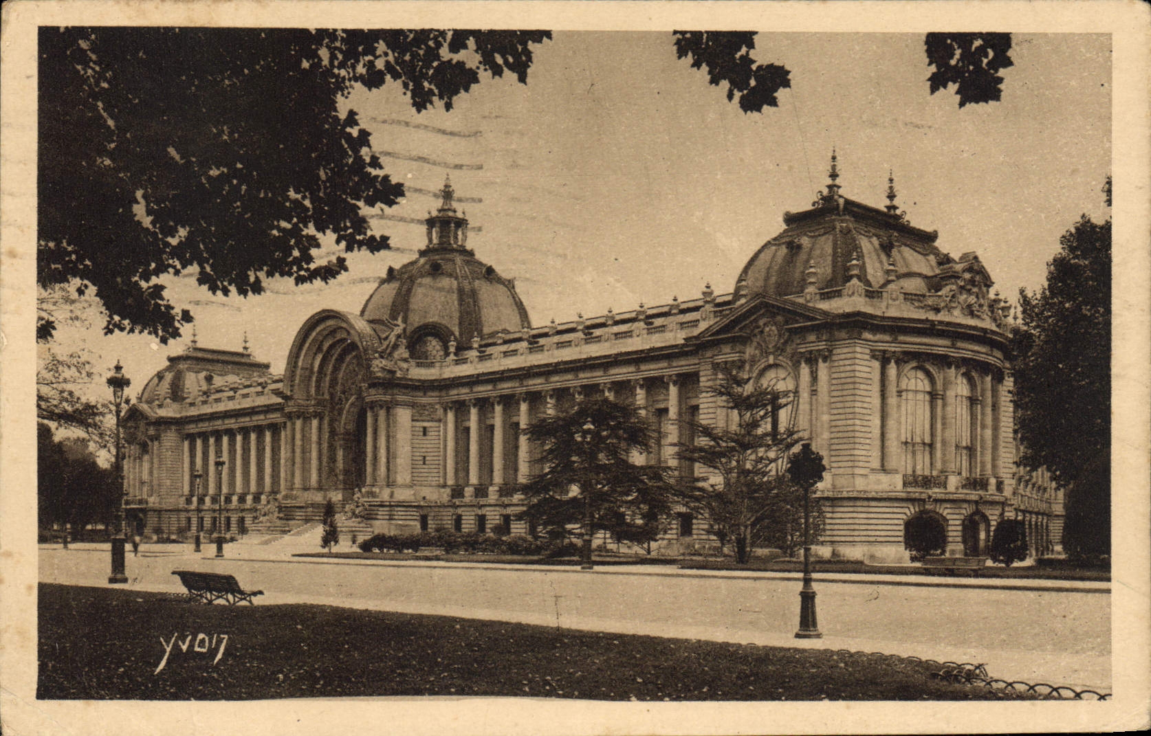 CPA Paris Le Petit Palais Champs Elysees 