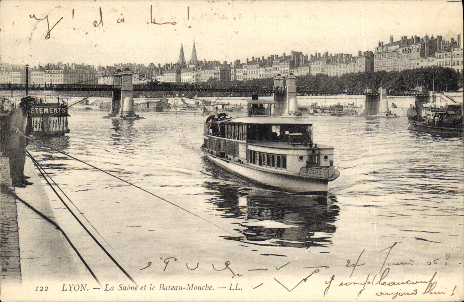 CPA Lyon La Saone et le Bateau Mouche Peche Pecheur