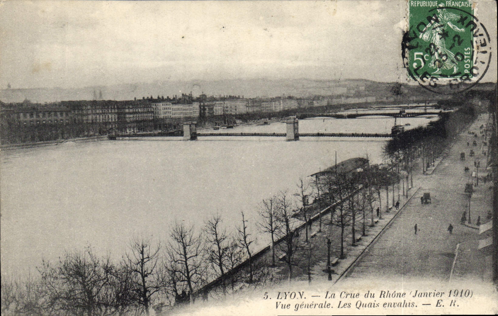 CPA Lyon La Crue du Rhone Vue generale 