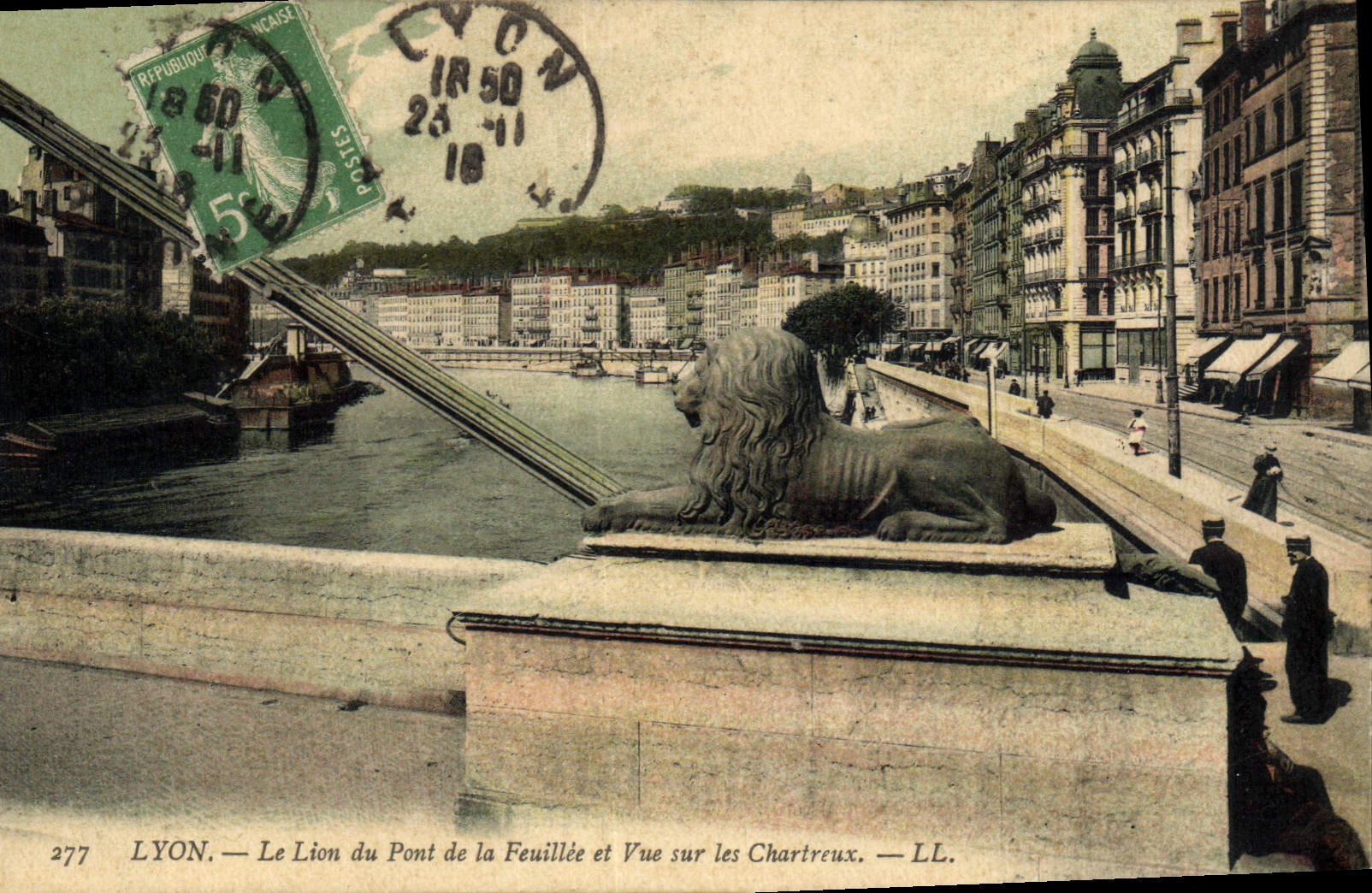 CPA Lyon Le Lion du Pont de la Feuillee et Vue sur les Chartreux 