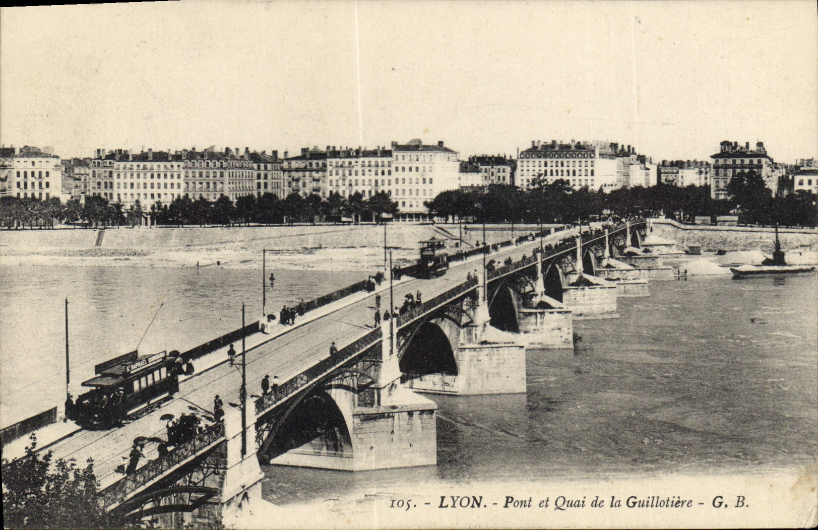CPA Lyon Pont et Quai de la Guillotiere 