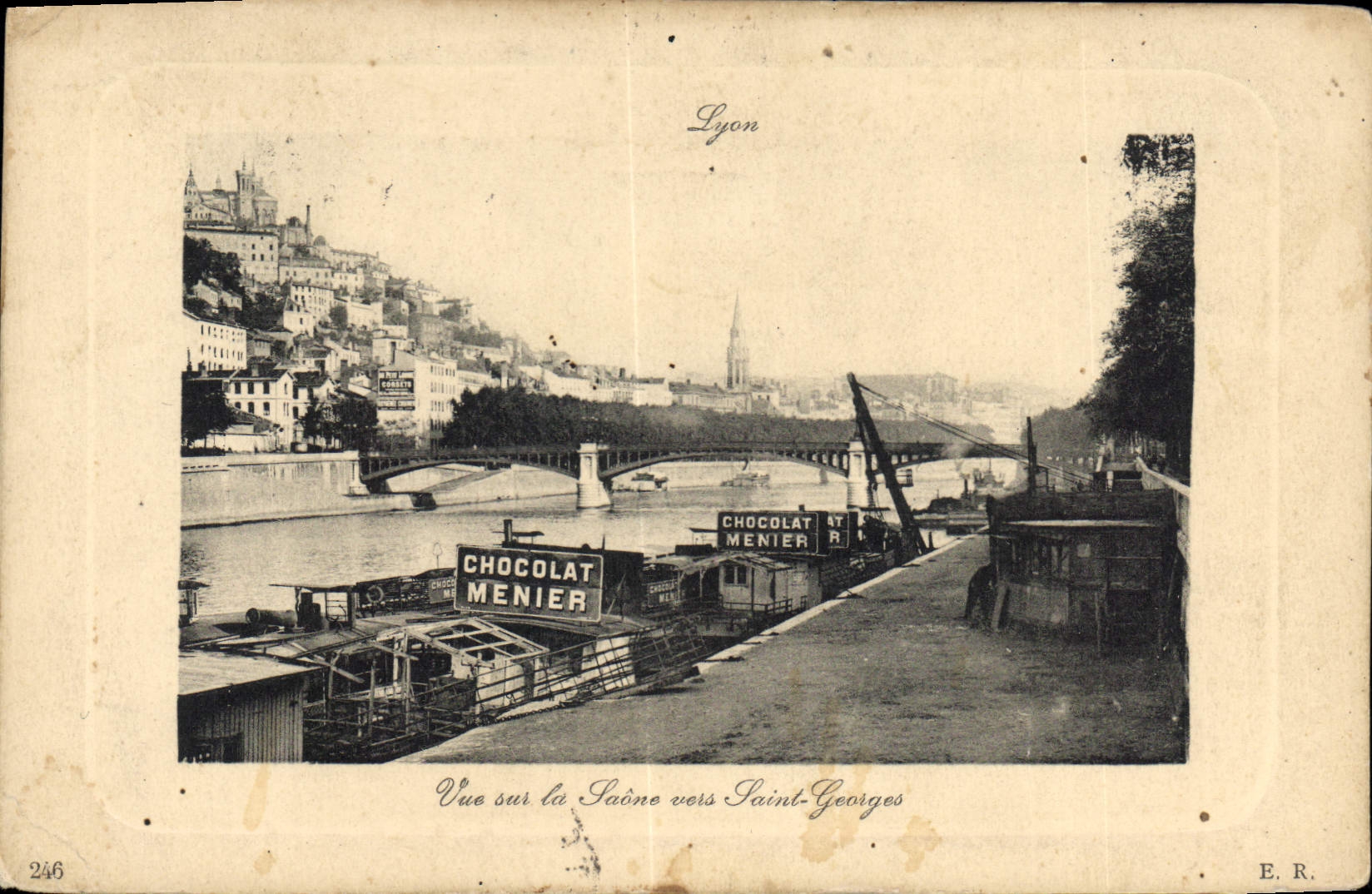 CPA Lyon Vue sur la Saone vers Saint Georges Chocolat Menier