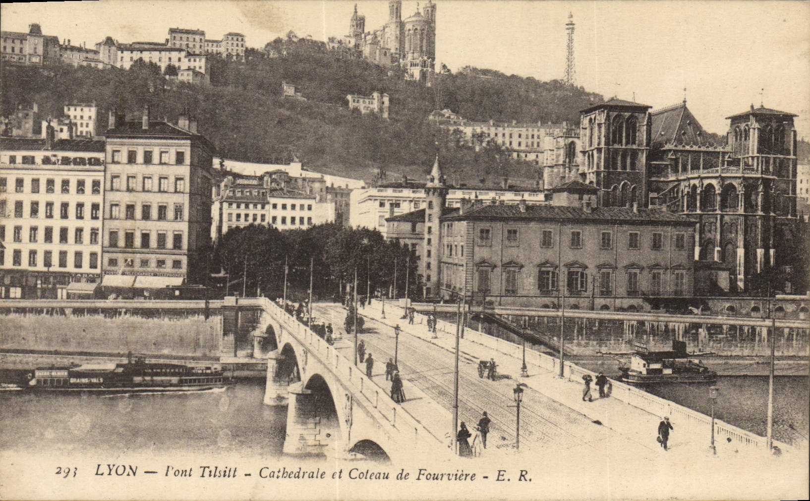 CPA Lyon Pont Tilsitt Cathedrale et Coteau de Fourviere