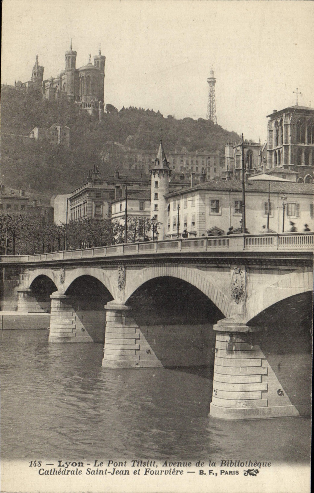 CPA Lyon Le Pont Tilsitt Avenue de la Bibliotheque 