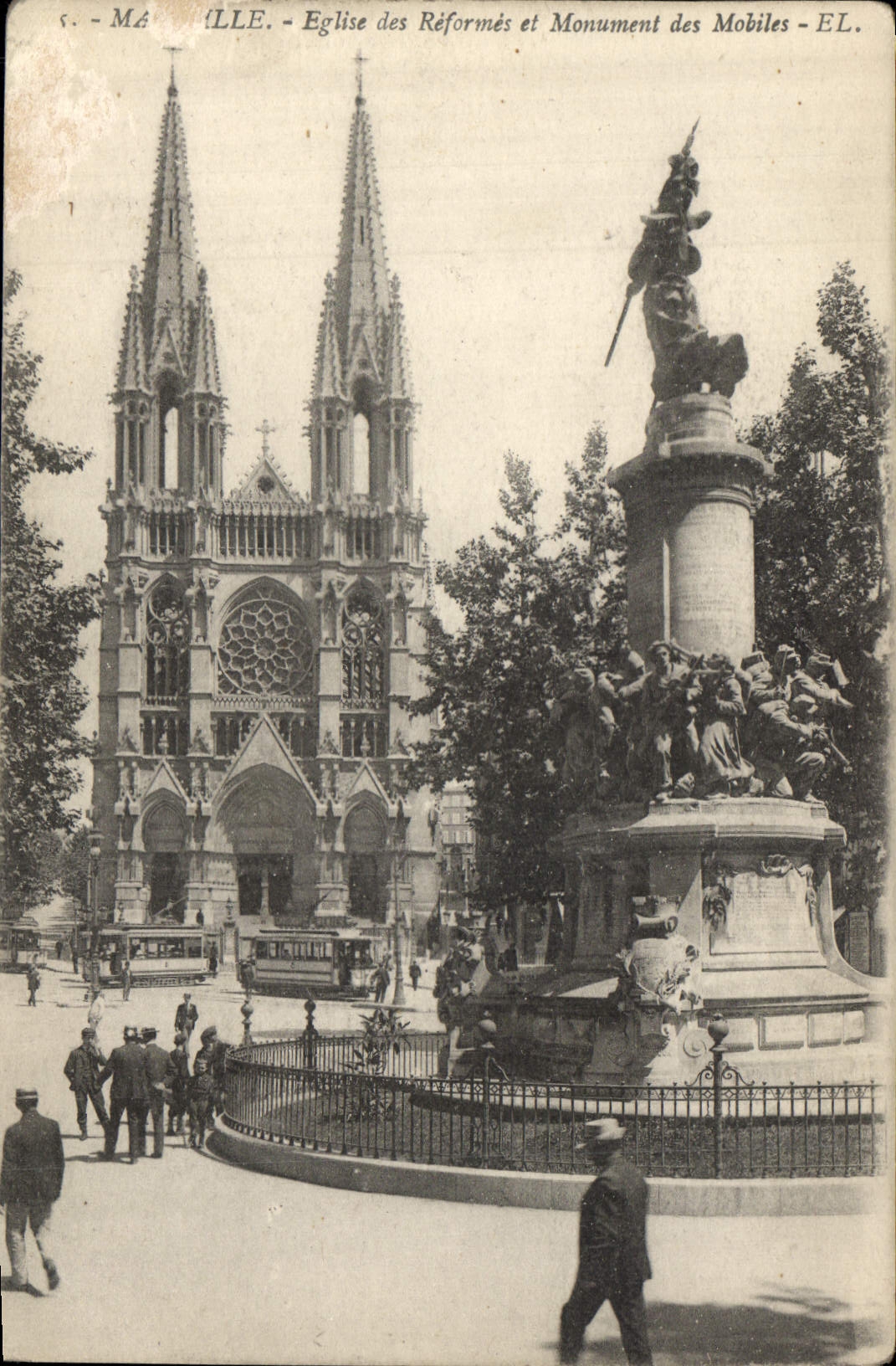 CPA Marseille Eglise des Reformes et Monument des Mobiles 