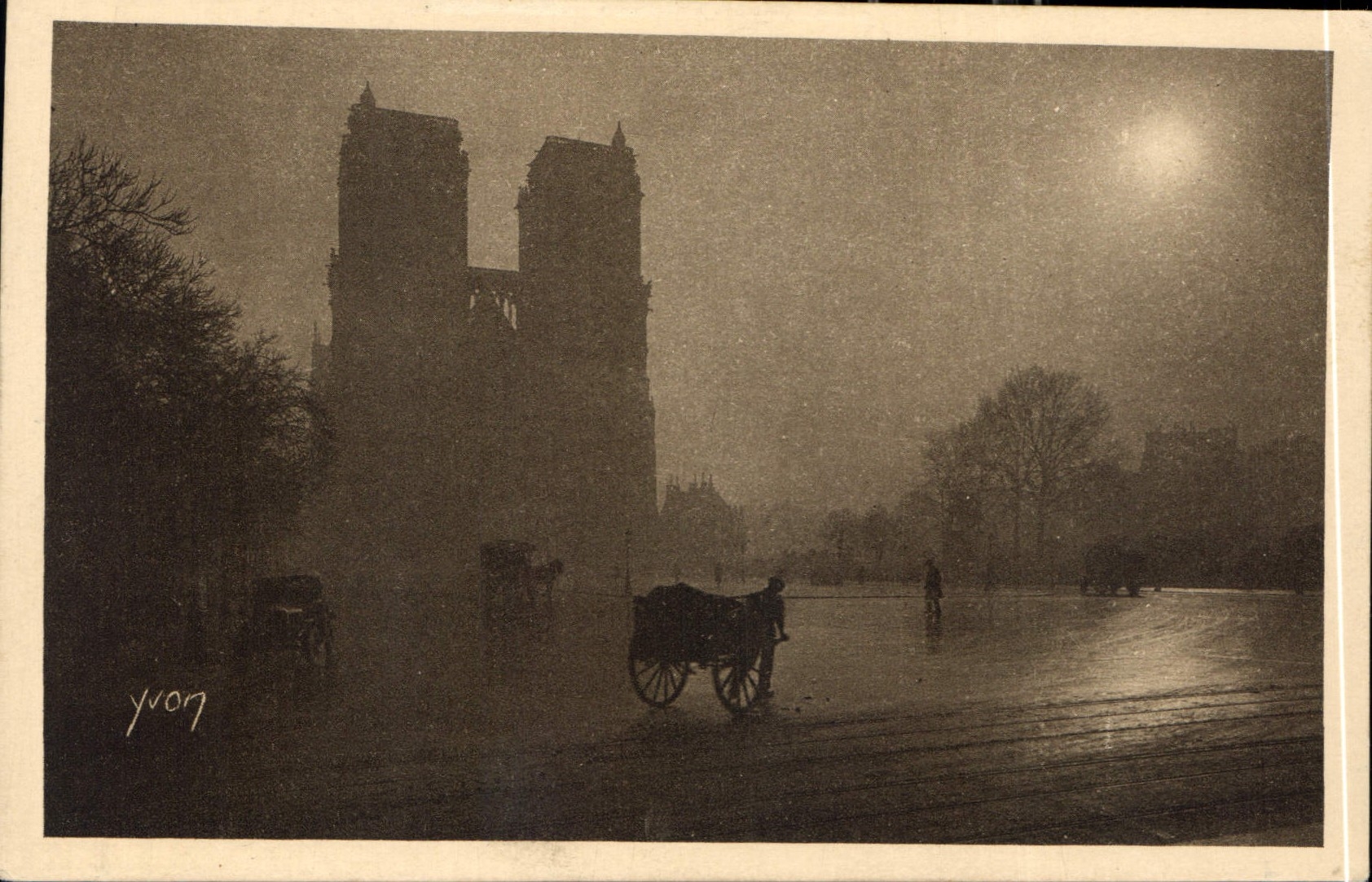 CPA Paris Le Parvis de Notre Dame